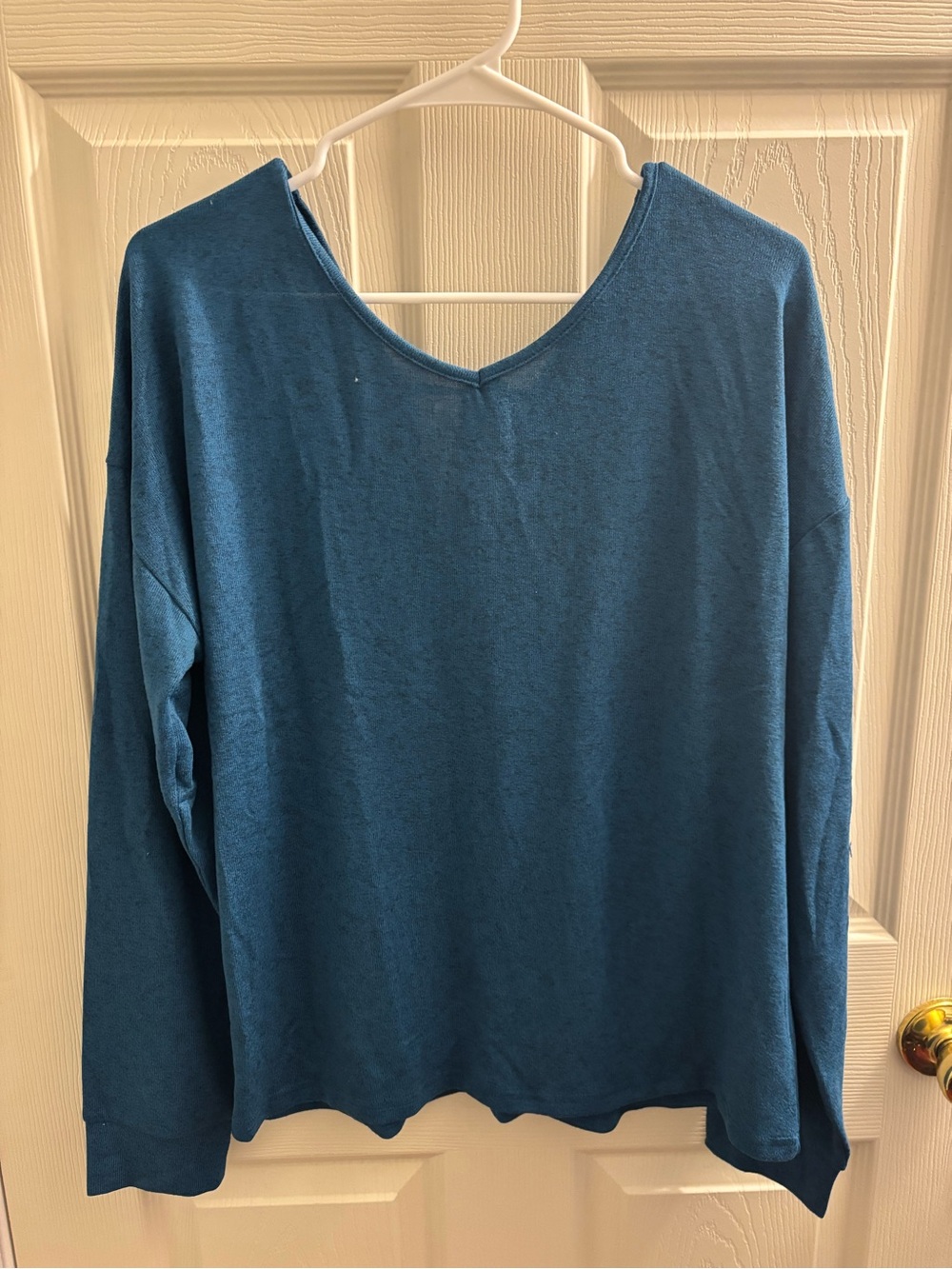 Women's Teal Long-Sleeve V-Neck Top